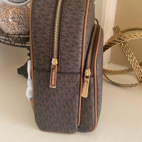 Brand new Micheal kors backpack 🔥👌🏼 - Picture 7 of 7